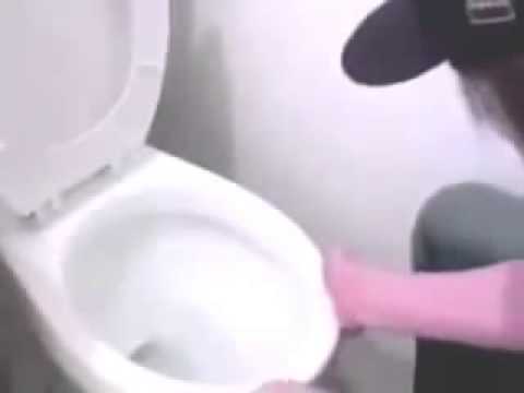 Kıza Streçli Tuvalet Şakası  Komik Video