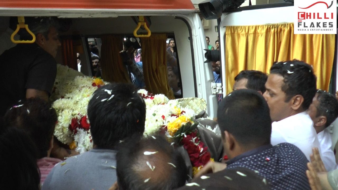 Veteran actor Om Puri Funeral Live From Ompuri's House- Irfan Khan I Vidya Balan I Raja Murad