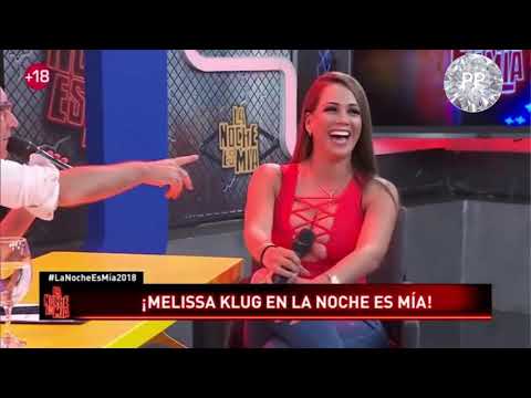 Melissa Klug Pechugona en Jeans Ajustados LNEM