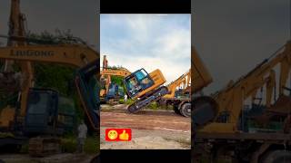 Extreme Excavator Loading Skills Without Ramps | Incredible Operator Precision 🚜😱