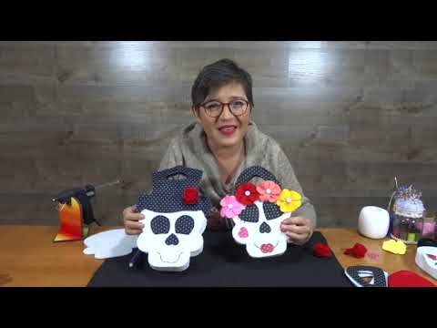 Bolsita Halloween Calavera con flores y sombrero. Yasna Pino. Casa Puchinni. Incluye moldes.