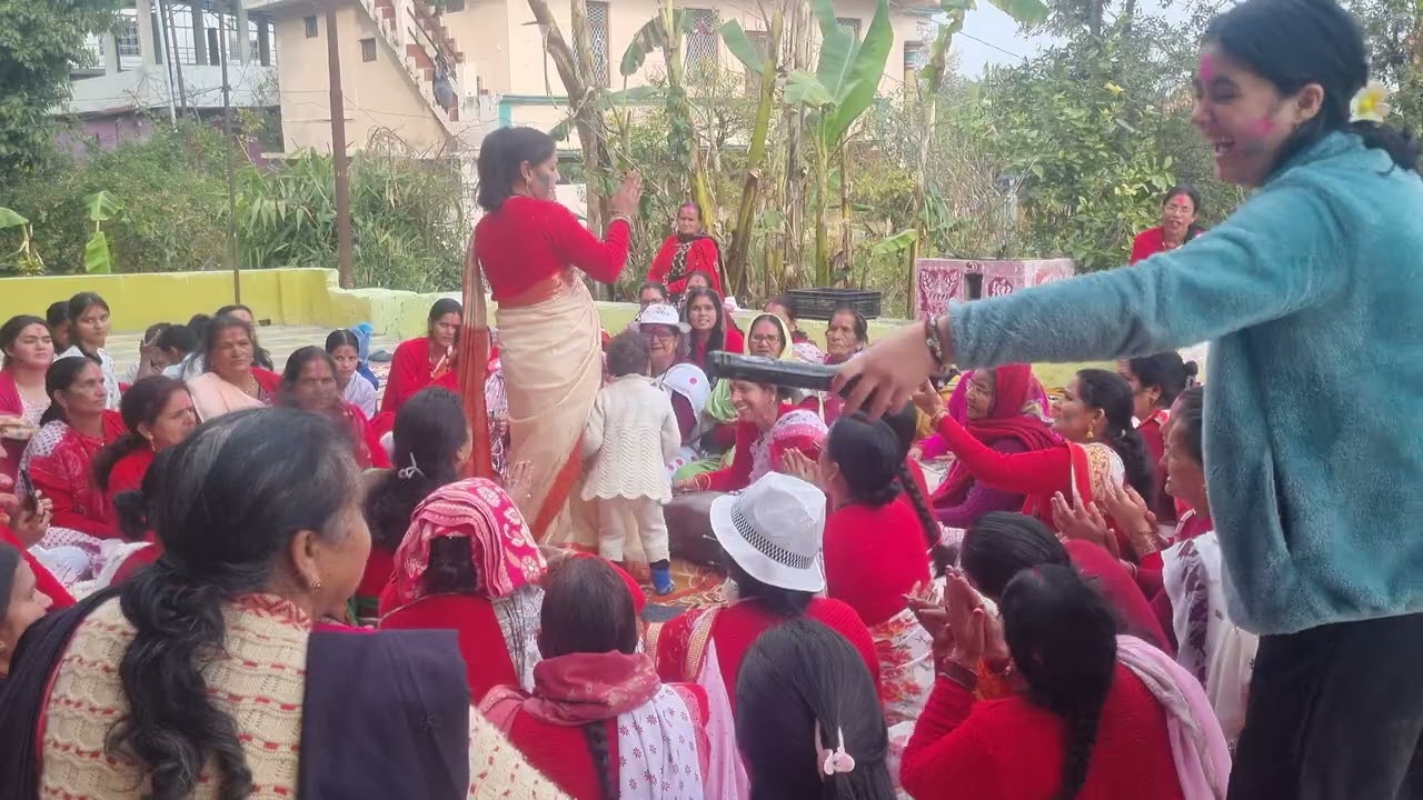 Char din ki bahar bhabhi mai to chala jaunga mai Chachi ka dance