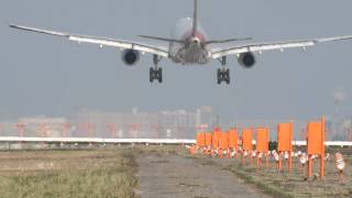 Hong kong airlines airbus a330 300 landing