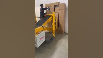 How to unload top packages from a container easily #conveyorsystem #conveyor #loadingcontainers