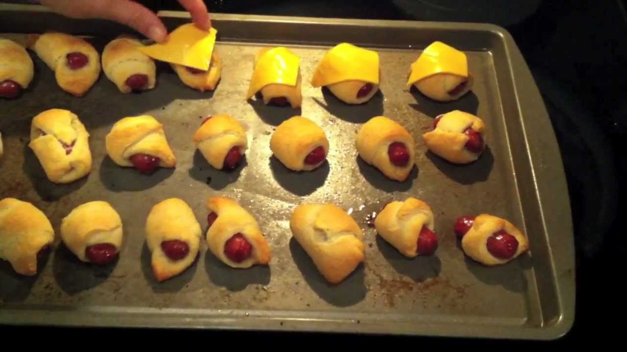 HowTo Cook / Make Pigs In A Blanket!!! Yum! Recipe! - YouTube