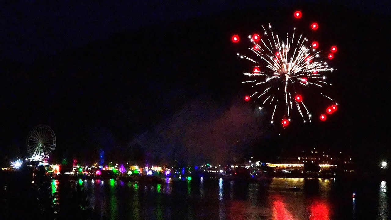 Feuerwerk beim Seenachtsfest 2024 über dem Titisee | Hochschwarzwald