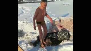 Вот уже 20 лет 84-летний житель Чурапчинского улуса Афанасий Дорофеев купается в проруби