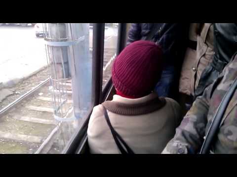Бабка сосет в машине