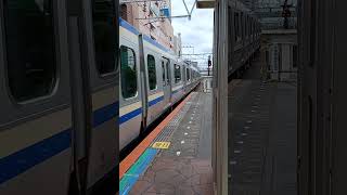 E235系1000番台F04編成津田沼駅発車