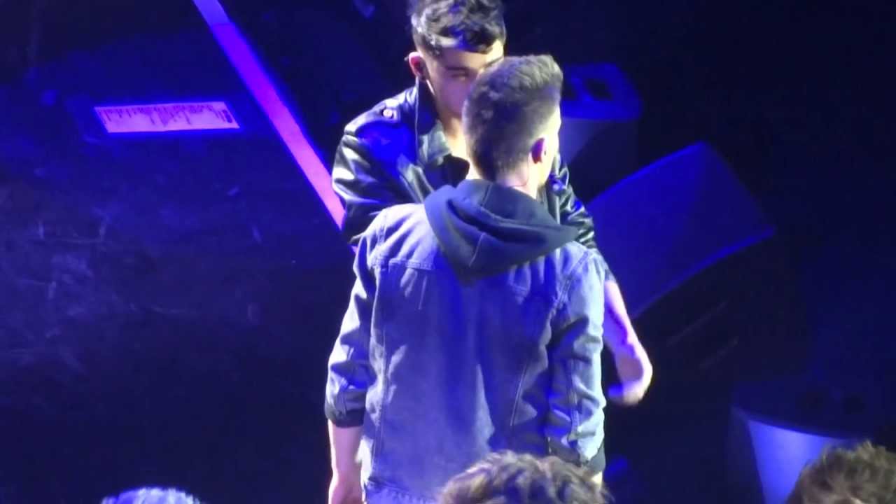 She's Not Afraid, One Direction - Amsterdam Ziggo Dome, 3 May 2013, TMH Tour