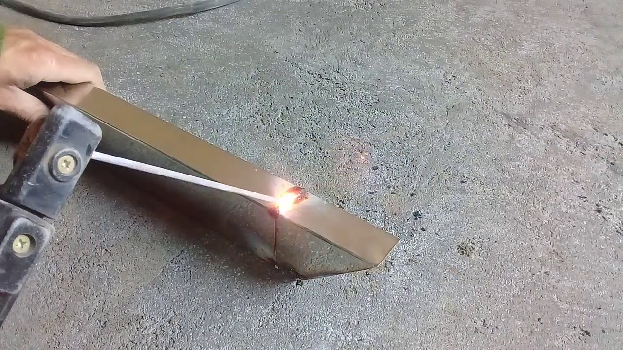 thử hàn inox bằng que khi không có khí AR kết quả sợ... - youtube