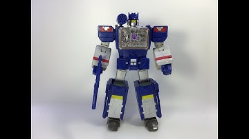Transformers: Titans Return - Leader Class SOUNDWAVE w/ Soundblaster