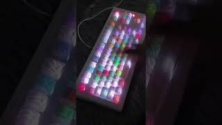 White keys = clean style!!!🤍☠️🎮😎 #keyboard  #zornher #foryoulage #fyp #typ #foryou #cg870