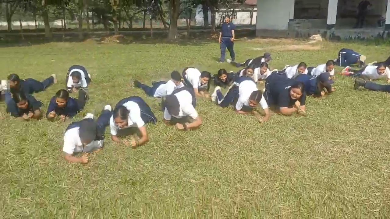 Civil Defence Girls Crawling 👮 || Assam Civil Defence Training || Advance Training of Civil Defence 