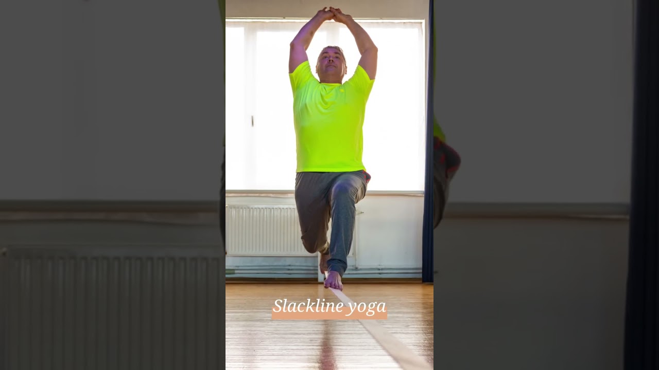 Slackline yoga is yoga for working with balance / Слеклайн йога – це йога для роботи з рівновагою
