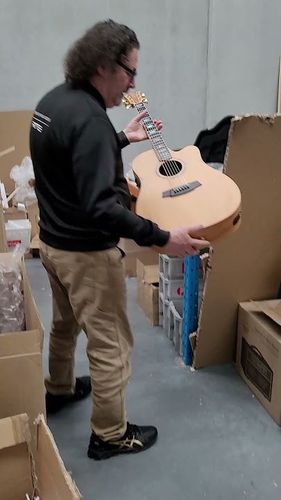 Cole Clark fat lady 3 series, going through the Workshop