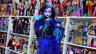 Monster High Lenore Loomington Unboxing!