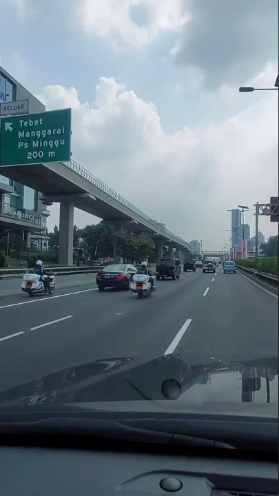 Trik Paspampres Pengawalan RI 1 Presiden Jokowi Ada 2 Mobil RI 1,Ada Di Mobil Mana Jokowi?
