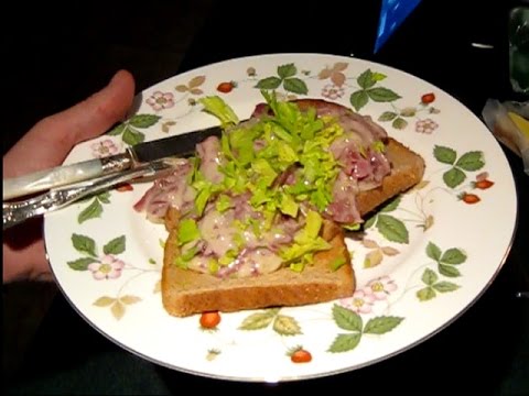Creamed Chipped Beef on Toast - Lowbrow Gourmet