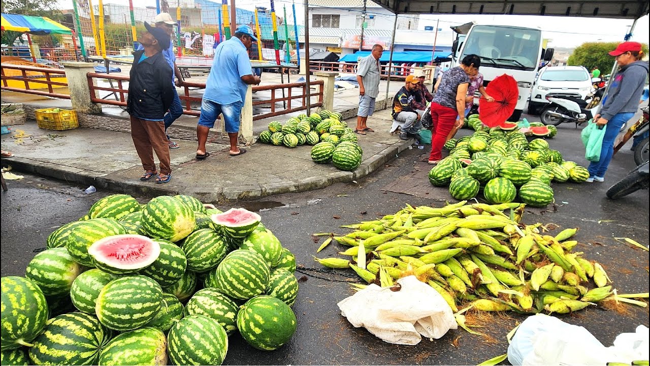 FEIRA QUE ANTECEDE O NATAL EM CRUZES-PE