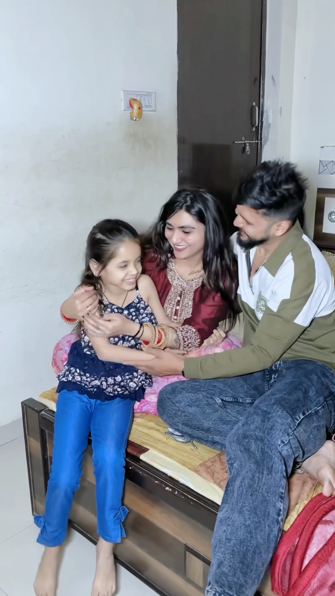 बच्चो की ख़ुशी में ही हमारी ख़ुशी होती है❤️ #kajalsoni #comedy #family #youtubeshorts @kajalsoni
