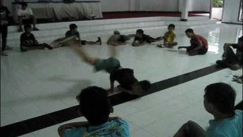 x it crew generasi satu one from toli toli.wmv