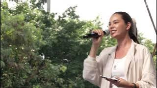 Catriona Gray speaks at second Trillion Peso March