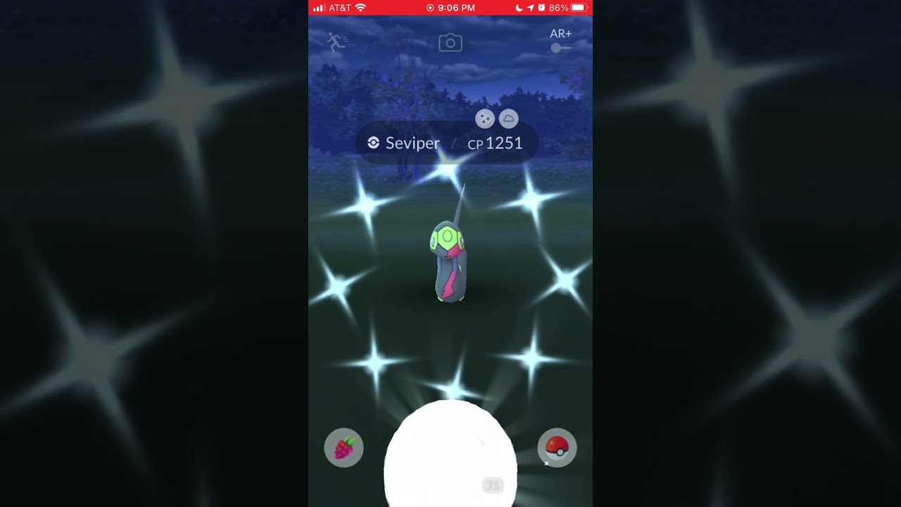 Randomly caught almost-shundo seviper (Pokémon go)