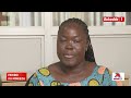Fayiro ku mmeeza:  Omusomesa omulala naye alajaana lwa  ssente aba Platinu Credit zebamusalako.