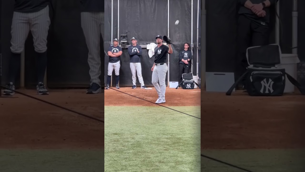 Gerrit Cole throwing in the Bullpen