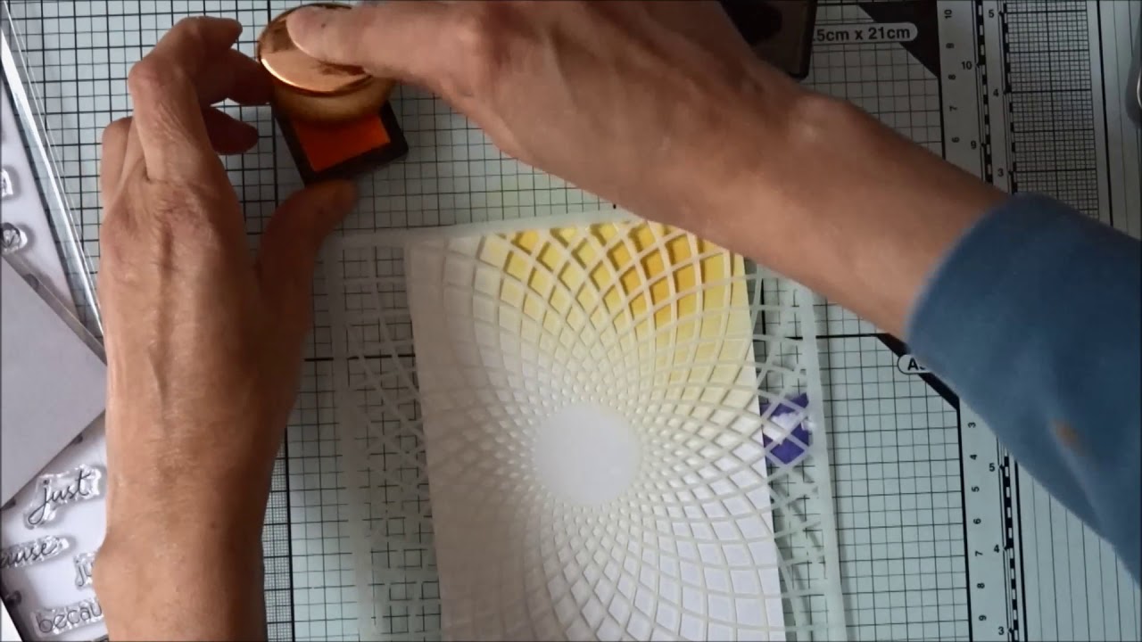[Astuce] embossing with stencil / embosser avec un pochoir YouTube