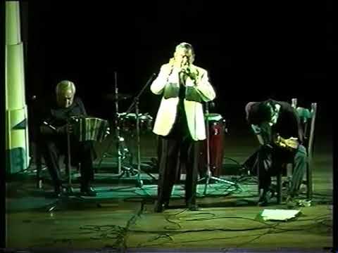 Ventanita de arrabal - Hugo Soria. 2004