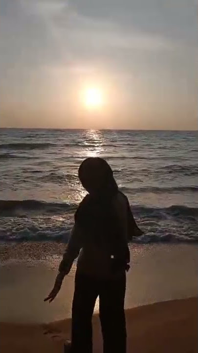Story wa halu di pantai