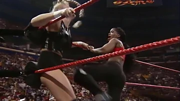 Sable vs. Jacqueline - WWE Women's Championship Match: Survivor Series 1998