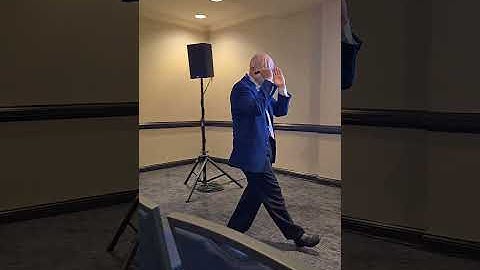 Professor gives lecture on radiation risk models at low doses