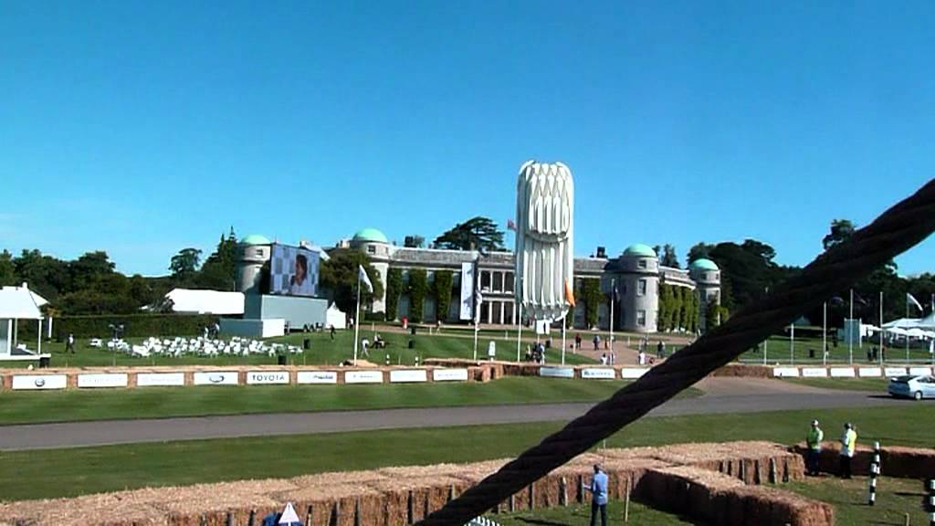 Jaguar E-Type - Gerry Judah and Goodwood House.mpg