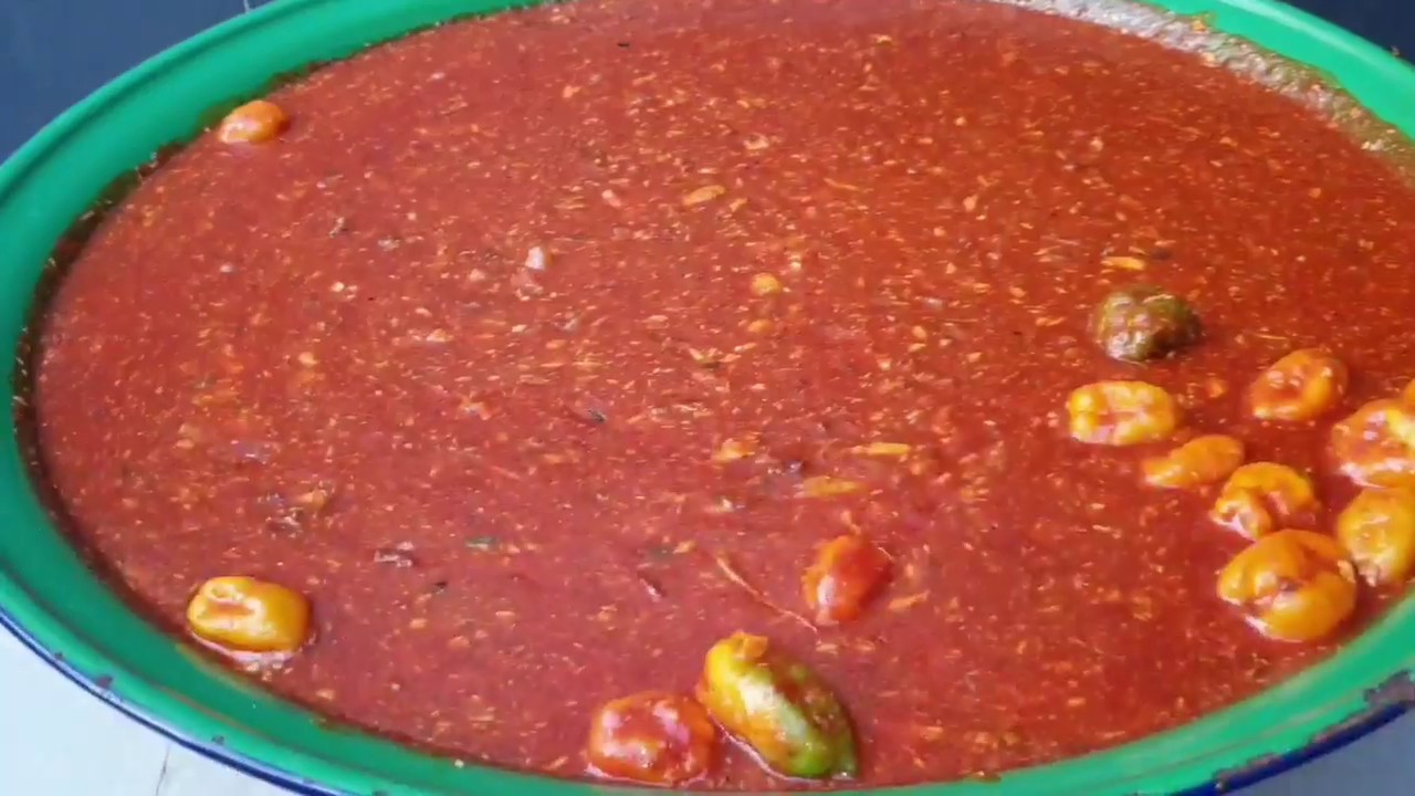 GAMBIA NO.1 STREET FOOD EBBEH!!!🇬🇲🇬🇲🇬🇲 | SEAFOOD CASSAVA SOUP WITH PALM-OIL| SEREKUNDA VLOG