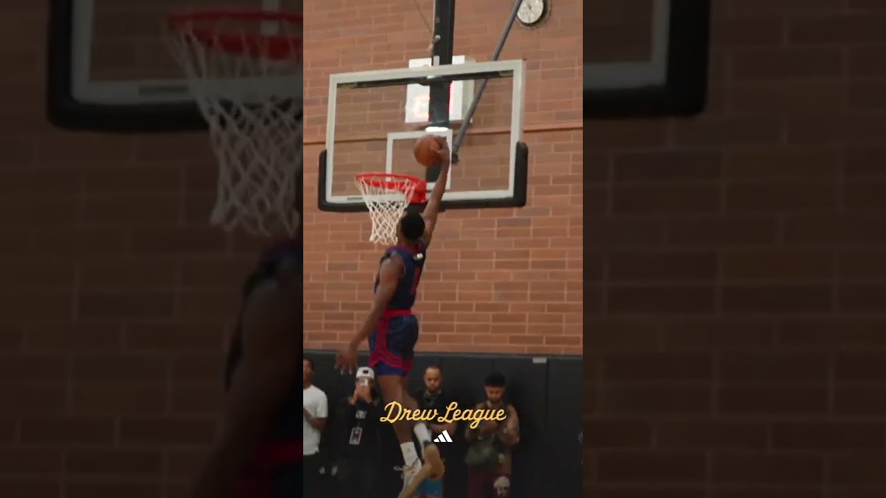 THE STEAL LEADS TO A FREE BREAKAWAY SLAM