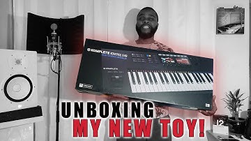 Unboxing Native Instrument MK2 49 Key/ making 2 beats! @lowwcook