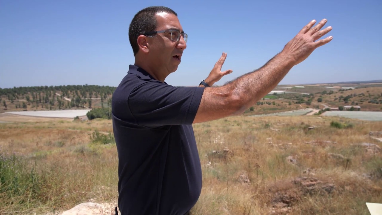 סיור של הארכאולוג סהר גנור בתל-לכיש