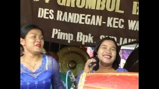 Pantai Logending. Ebeg Banyumasan 'Panca Krida Budaya' Padepokan Wangon, Banyumas. 2005