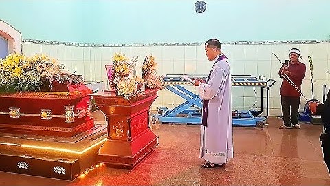 “The funeral of Mrs. Nguyễn Thị Quý.”Tang lễ bà Nguyễn Thị Quý gia Đình đưa tiễn tại hoa viên BD.