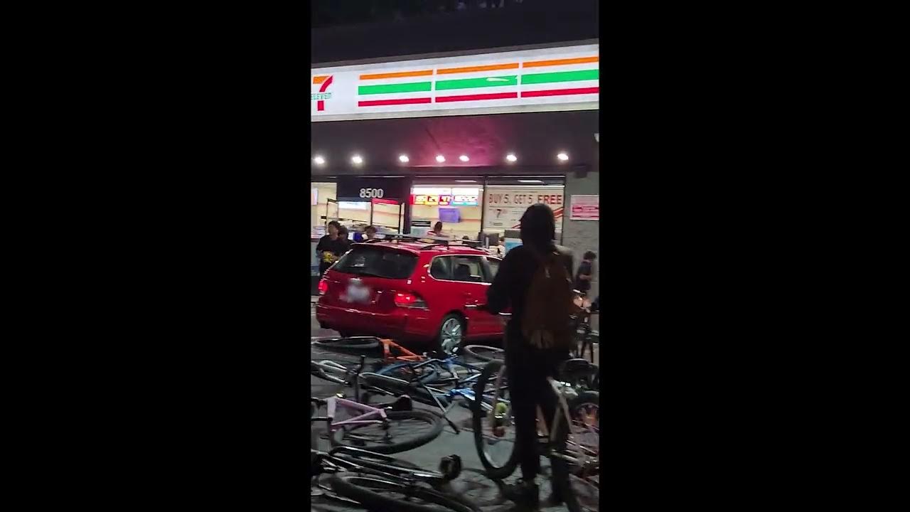 flash-mob-suspects-on-bicycles-targeting-7-11-locations-nr24266ti