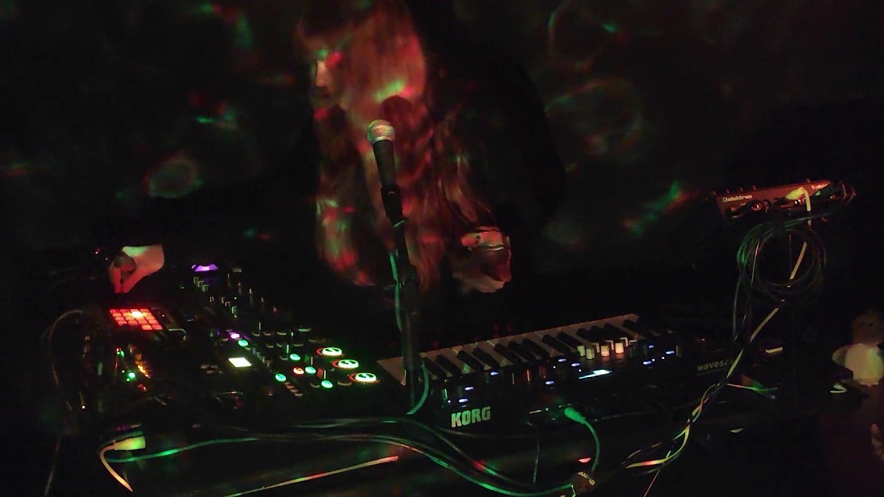 Hier im Gras (Hardware Jam Challange spring- ungekürzt)