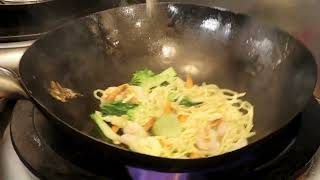 Celebrity Egg Noodle Stir-Fry: A Flavourful Delight from Thai Station Wealth