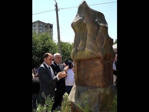 თბილისის მერმა არზაყან ემუხვარის სახელობის ქუჩა და მემორიალური კომპოზიცია გახსნა