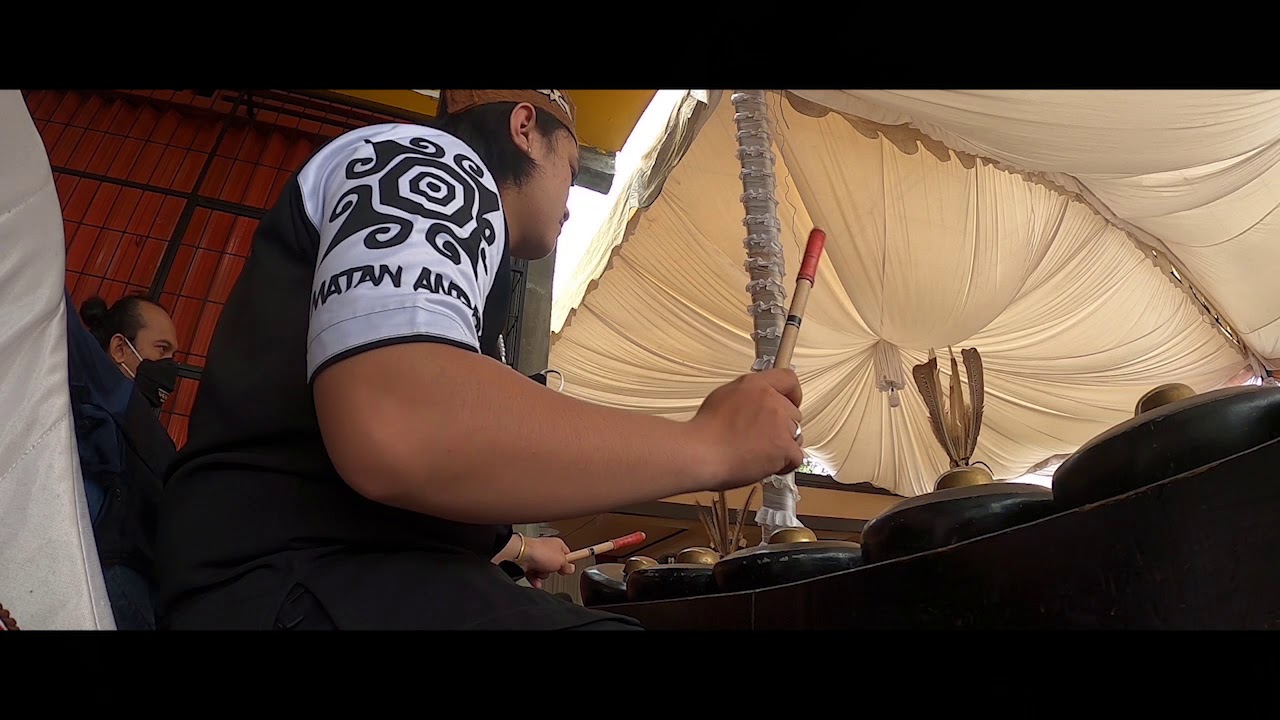 | Kenong Cam/Bonang Cam | Adat Dayak, Kalimantan Tengah.