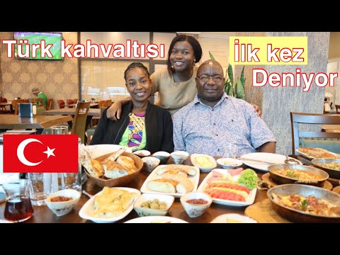 Annem ve babamla ilk kez Türk restoranına gittim