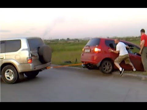 Toyota Prado vs Honda Fit.mp4 Toyota Prado vs Honda Fit.mp4