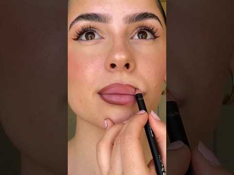 Video: Revisión de lápiz de labios MAC Spice, Swatch, FOTD